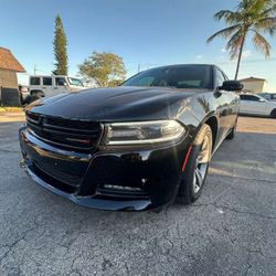 2017 Dodge Charger SXT 