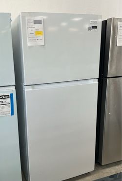 FRIGIDAIRE 19 cu. ft. Garage Ready Top Freezer Refrigerator w/ Crisper Drawers