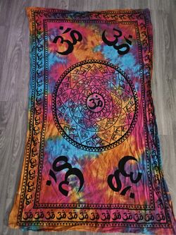 Om Tapestry