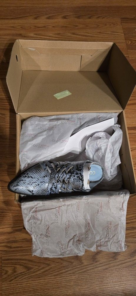 Mule Sandals Women's 6.5 can ship 