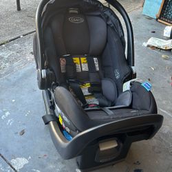 Graco Snugride Snug fit 35 -Used X 1 Child -  Fair Shape