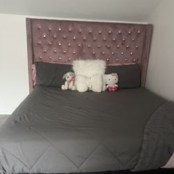 King Size Bed For Sale $300 Matching Rolling Chair Included