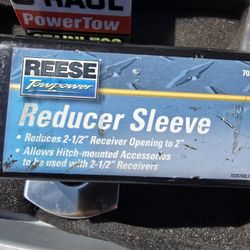 TOW HITCH BY REESE REDUCER SLEEVE 2 1/2"-2" $10