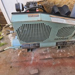 compressor hitachi trabaja