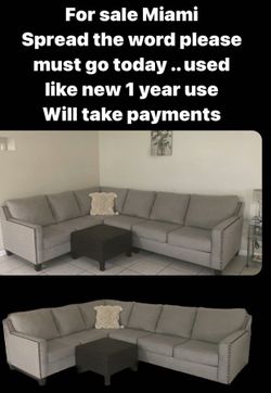 Like New Couch 2 Piece Sectional Very Nice 