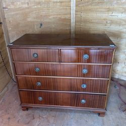 Antique  American Mahogany Chest of Drawers