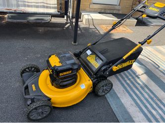 DEWALT 20V Max Self-Propelled Lawn Mower – Bare Tool – Excellent Condition