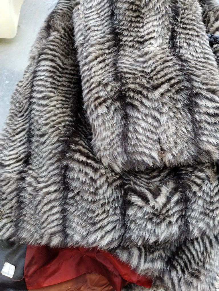 Woman Fur Coat  Make A Offer