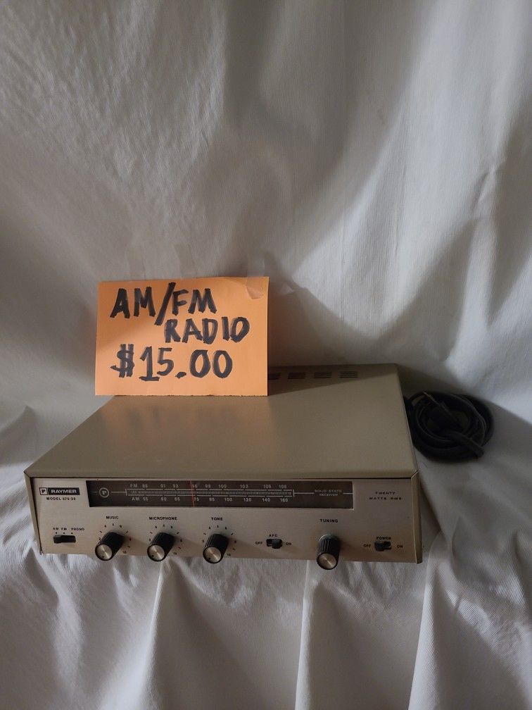 1983 AM/FM Radio