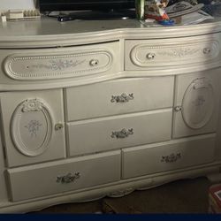 cute vintage drawers and a night stand!