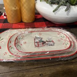 Set Of Christmas Plates