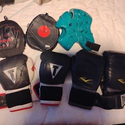 Boxing Gloves, Headgear & Punch Mitts