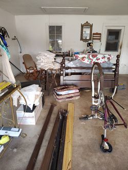 Garage Sale !!