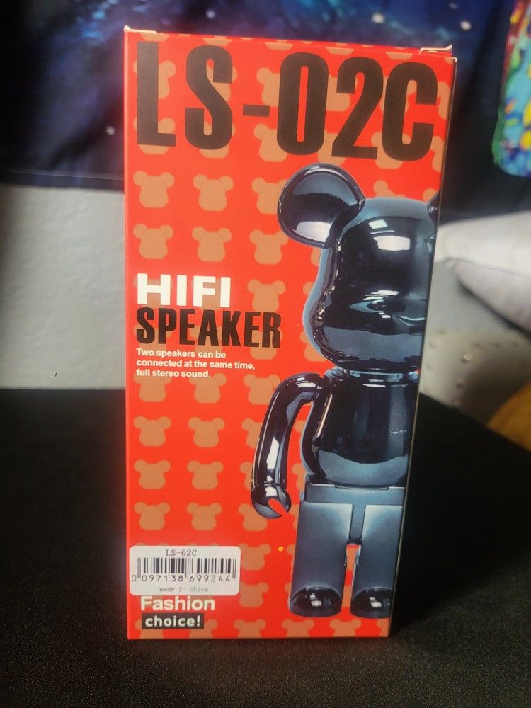 LS02 Speaker Metalic Violent Bear Bluetooth HIFI
LS02 Speaker