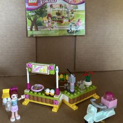 LEGO Friends Mia’s Lemonade Stand (41027)