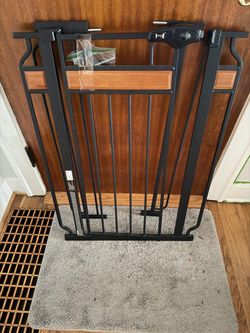 Dog/baby gate