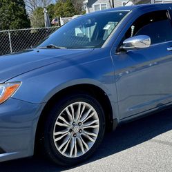 Only 80k Miles 2011 Chrysler 200 Limited 
