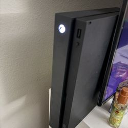 Xbox One X 1TB – Works Great