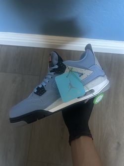Jordan 4 Retro University Blue