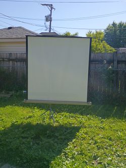 Singer projector screen with stand. The original stand is missing