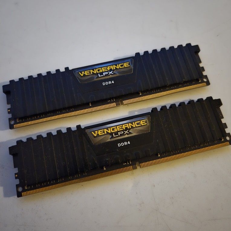 Corsair DDR4 PC19200 Ram 2400mhz