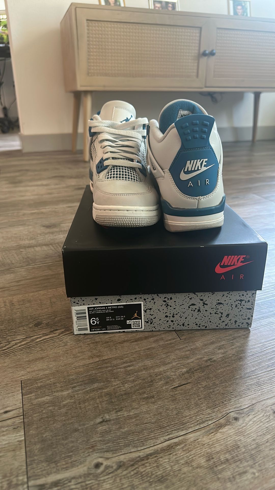 Air Jordan 4 Retro GS 6.6Y