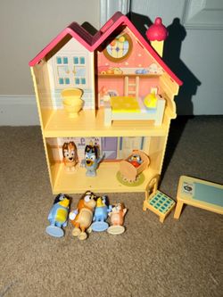 Bluey house and furniture