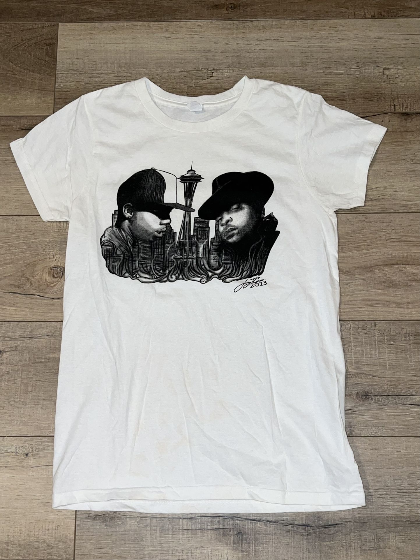 Ayron Jones and Sir Mix-a-Lot Live Concert Show Rapper T Shirt White Hip Hop Graffiti Space Needle Seattle WA Vintage