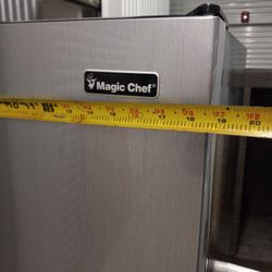 Small Fridge, Perfect For Your Garage Or Patio ,extra Storage For Your Drinks 