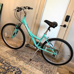 Like New Beautiful Women’s 26” Bike 