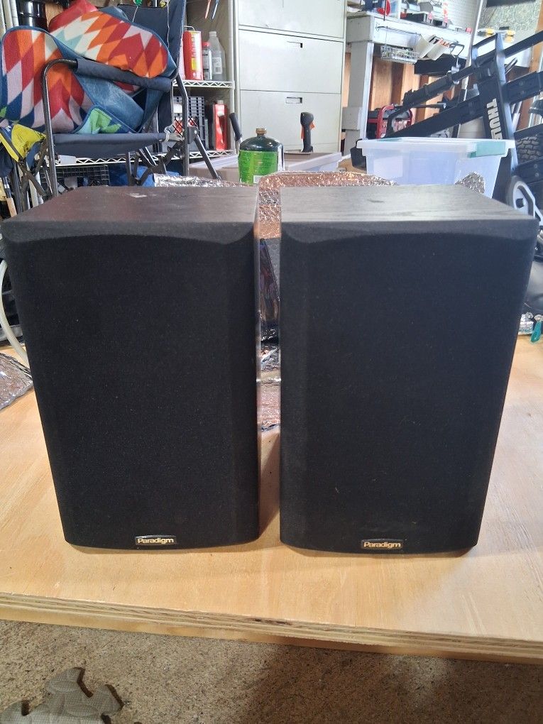 Paradigm Atom v2 Bookshelf Speakers
