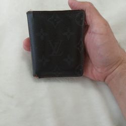 Louis Vuitton Black Biofold  Mens Wallet / Authentic 