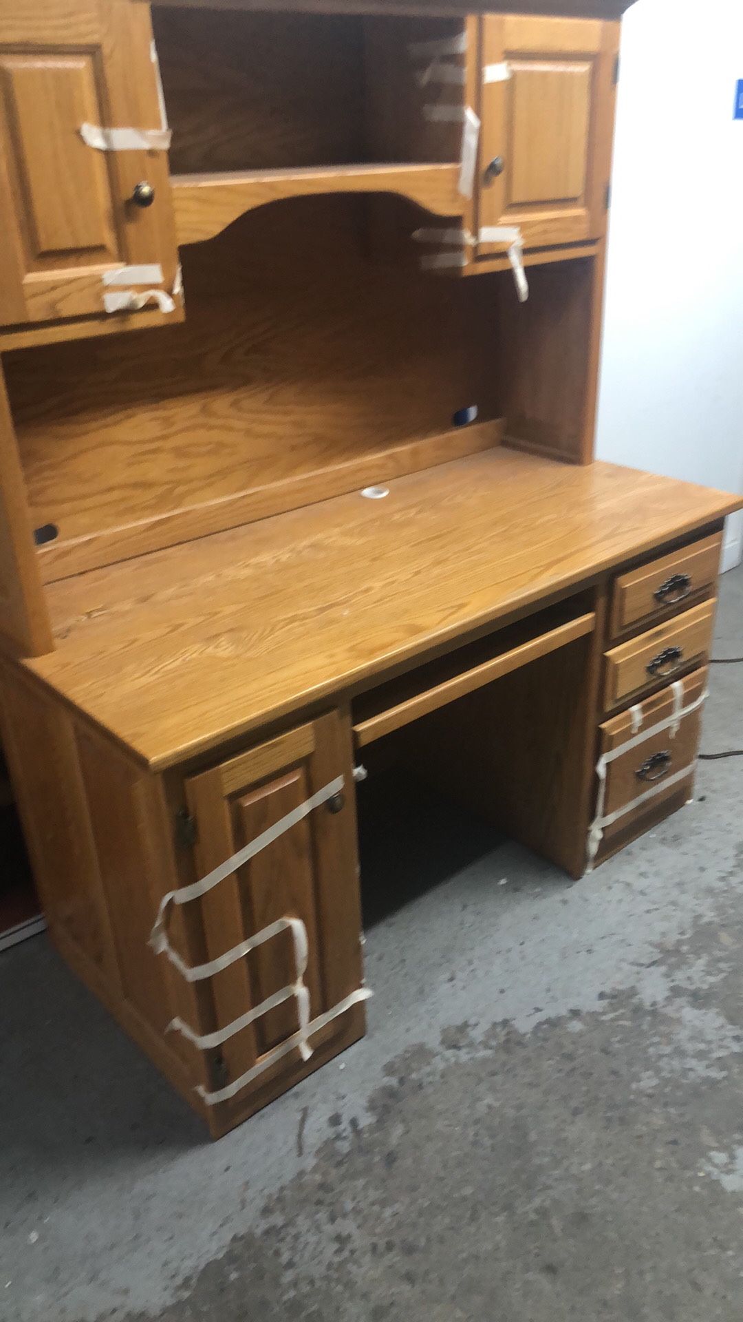 55”wx25”dx30”h Oakwood, strong two pieces desk