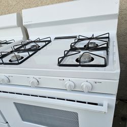 Frigidare Gas Stove Working Perfectly Fine Very Clean I Can Deliver To You 90 Days Warranty 