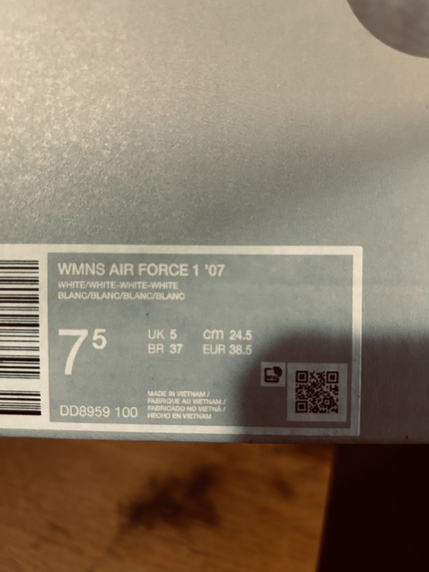 Nike Air Force Women 7.5 White Shoes