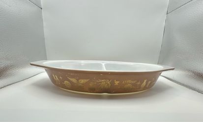 Vintage Pyrex Early American 1.5 Quart Split Serving Dish - Brown and Gold