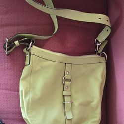 Authentic Coach Green Leather Purse 