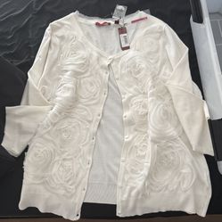 $20 XL bone colored floral cardigan!