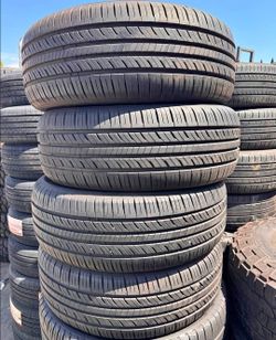 225 60 16 Hankook tires Con 80% de Vida Las 4
