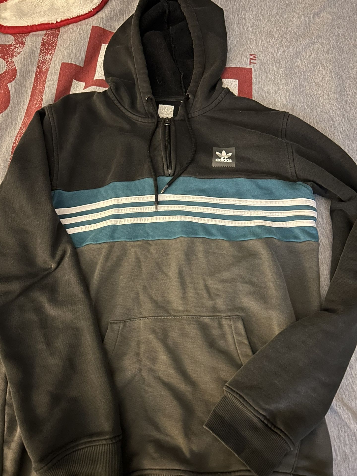 Adidas Mens sweatshirt 