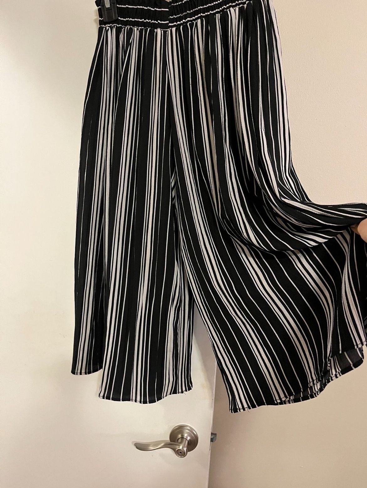 Striped Wide-Leg Pants With skirt-like silhouette (One Size) – Super Comfy!