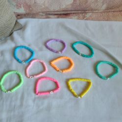 Bracelets 