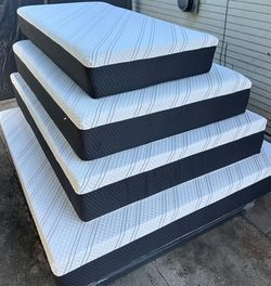 Full Size Mattress Pillow Top 12"     new Mattress in a plastic sealed
