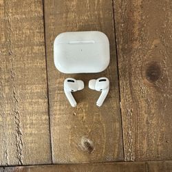 Apple Airpods Pro 1st Generation with Wireless Charging Case 