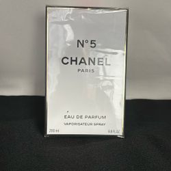 N 5 CHANEL PARIS
