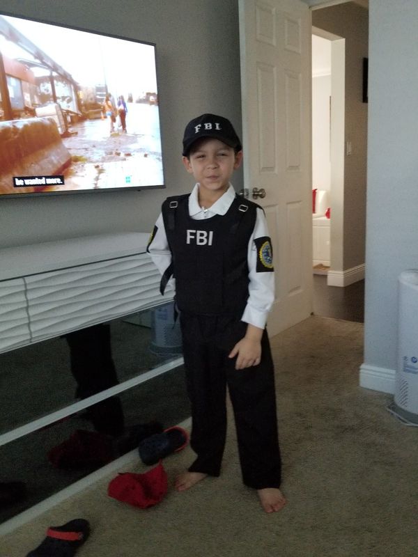 FBI agent costume 8 for Sale in Miami, FL OfferUp