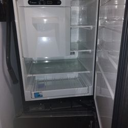 G e monogram ice maker refrigerator