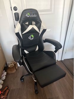 Black Gaming Chair - Like New