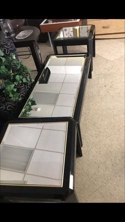 Center mirror table w/2 end tables