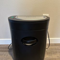 Royal Heavy Duty CrossCut 1212X 12 Paper and Credit Card Shredder 